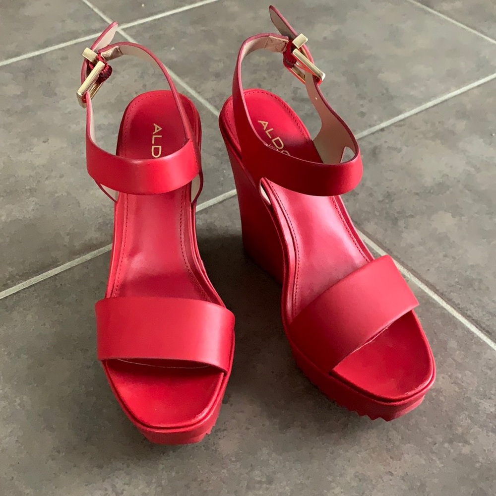 Aldo Red Wedges